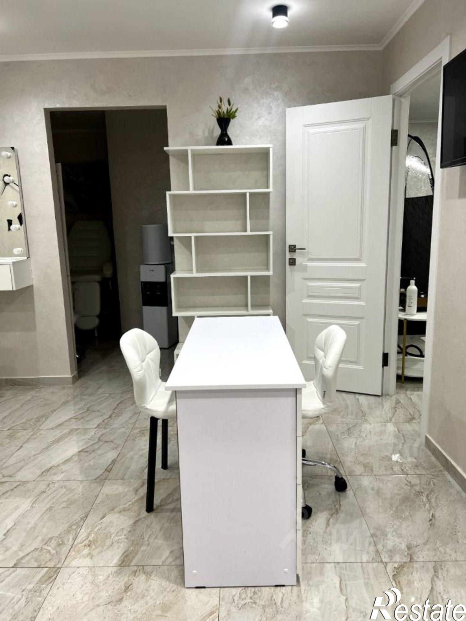 Купить помещение свободного назначения за 8 792 200 рублей на ул Заслонова, 9