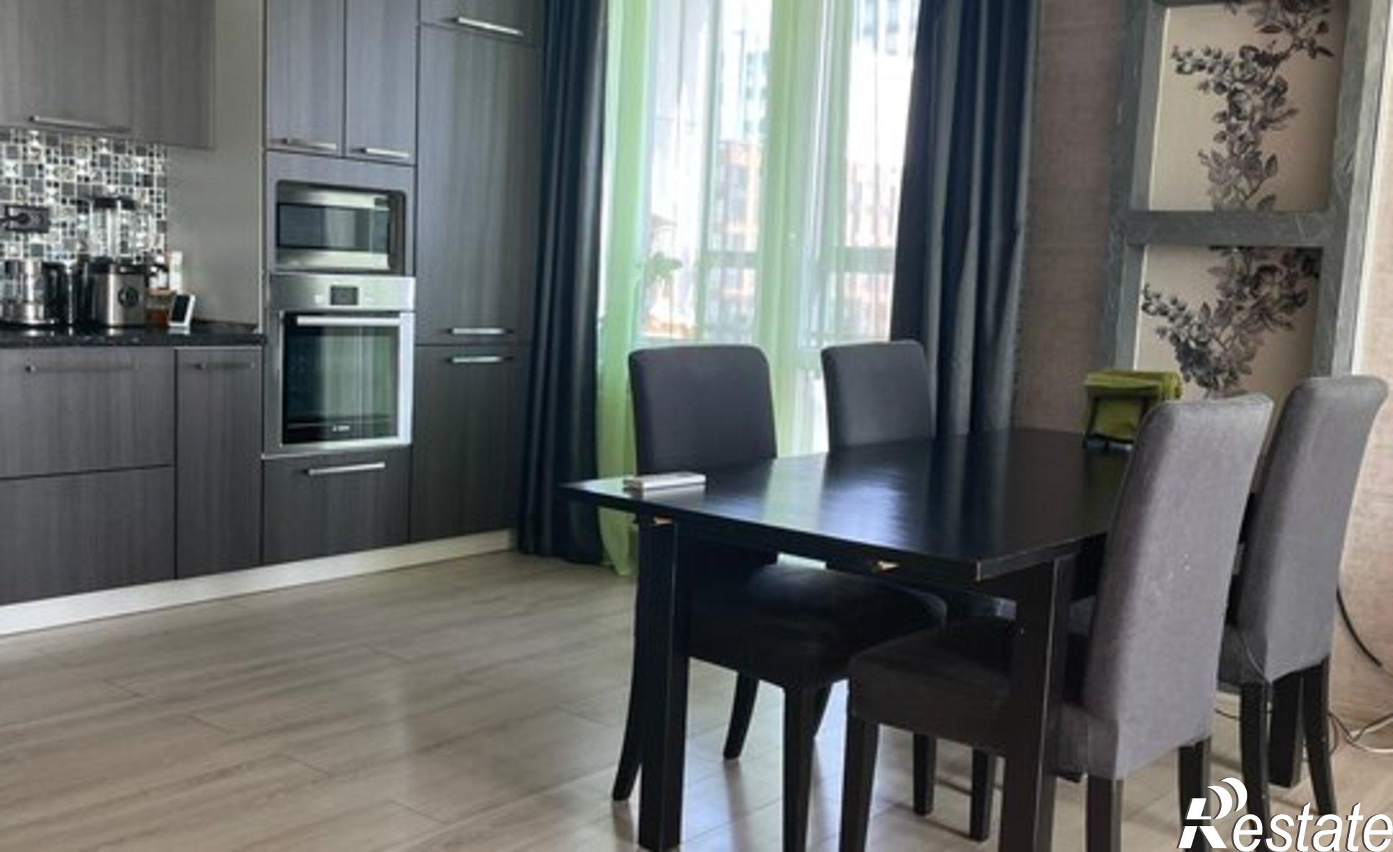 Купить квартиру за 27 500 000 рублей на Республика Татарстан (Татарстан), Казань, улица Сибгата Хакима, 40