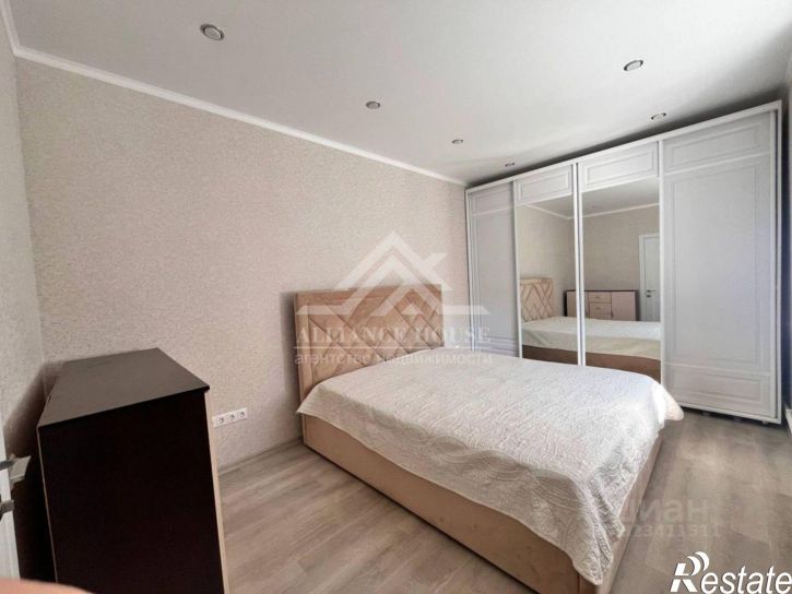 3-комн квартира улица Комарова, 29А,  д. 29А