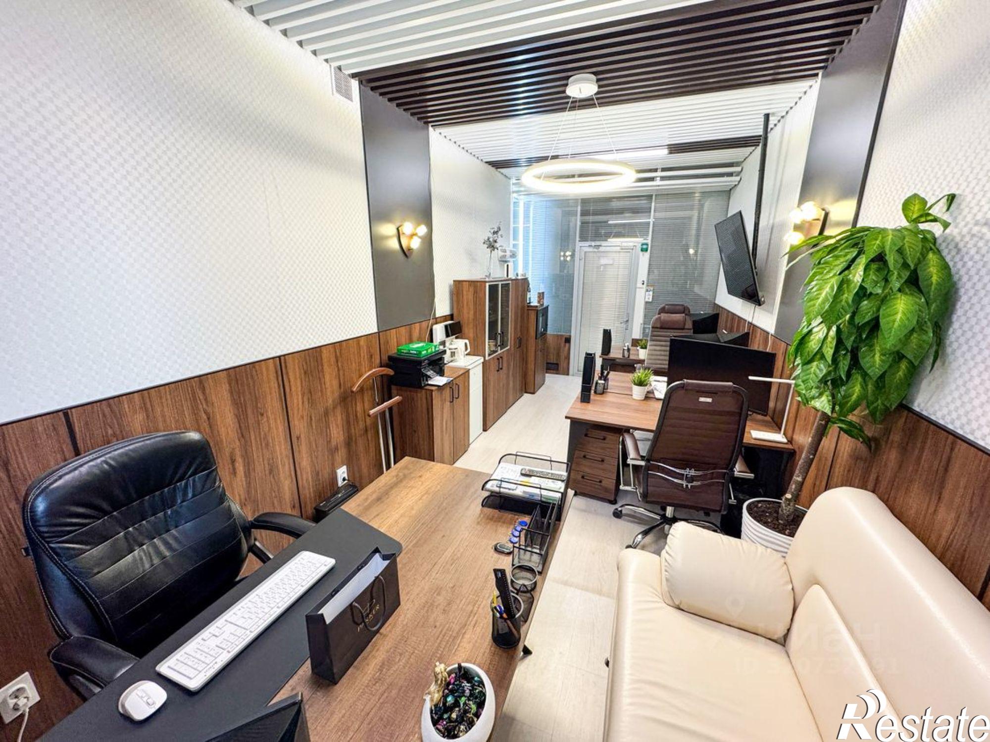 Сдать офис, помещение под офис за 204 817 рублей на Казань