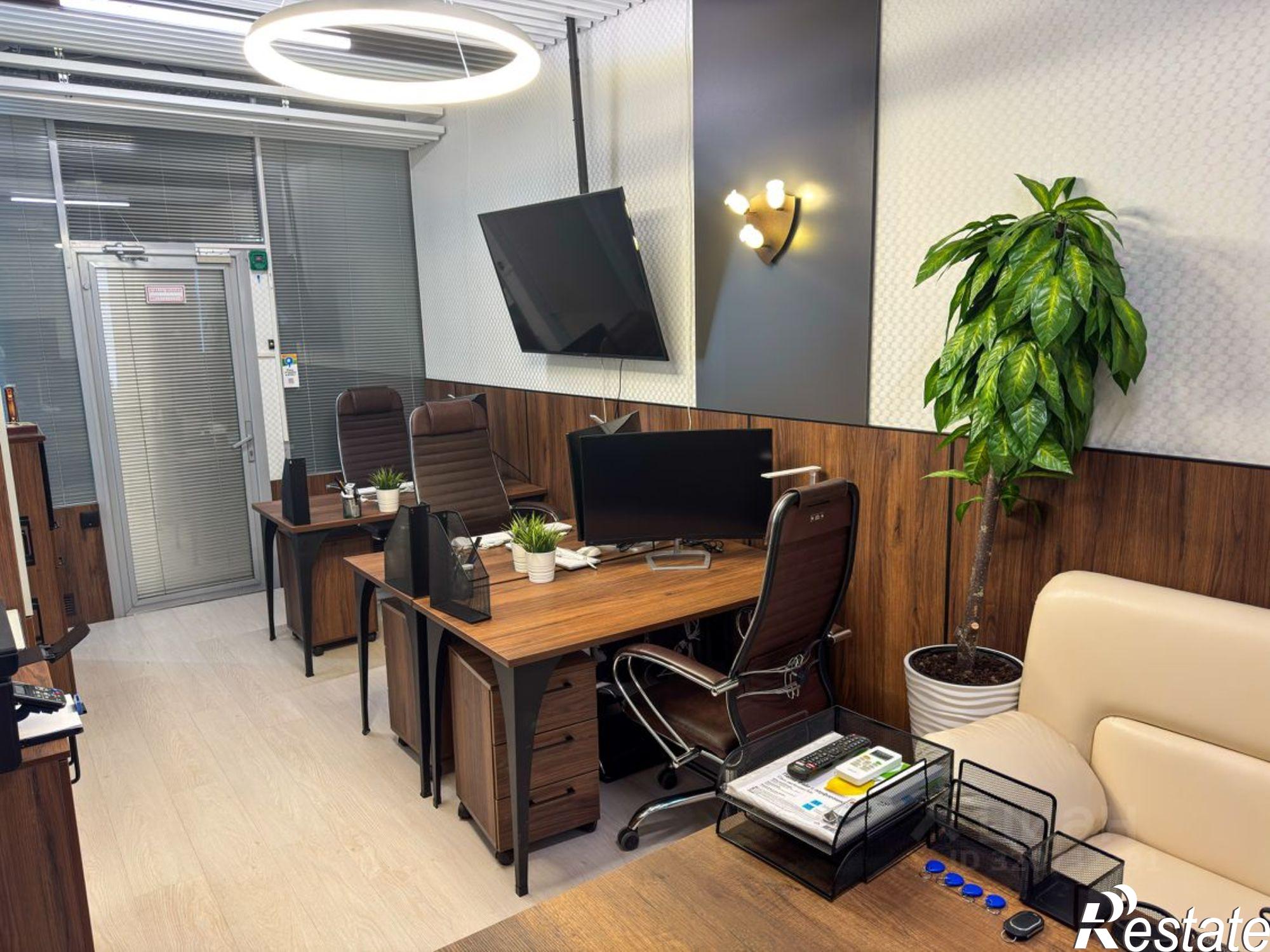 Сдать офис, помещение под офис за 204 817 рублей на Казань