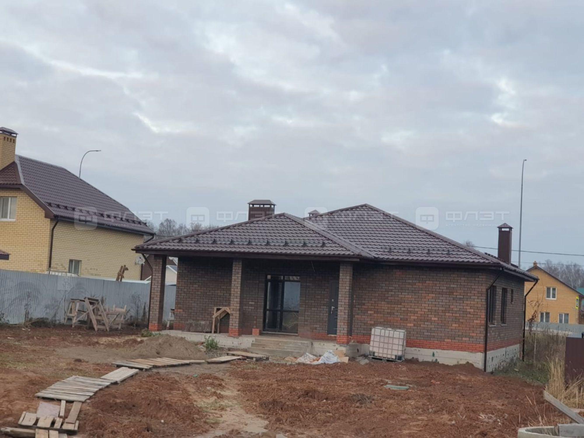 Купить дачу, дом, коттедж за 12 200 000 рублей на ул. Кленовая, дом 1