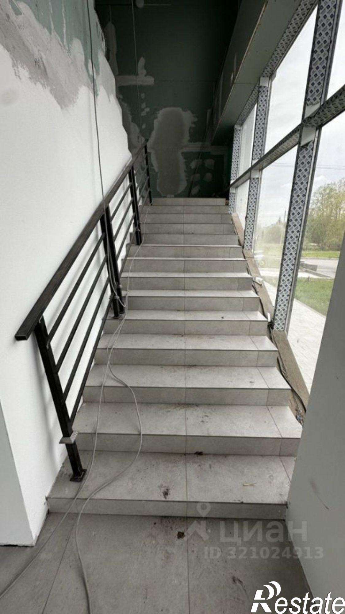 Сдать торговое помещение за 130 000 рублей на Окружное шоссе