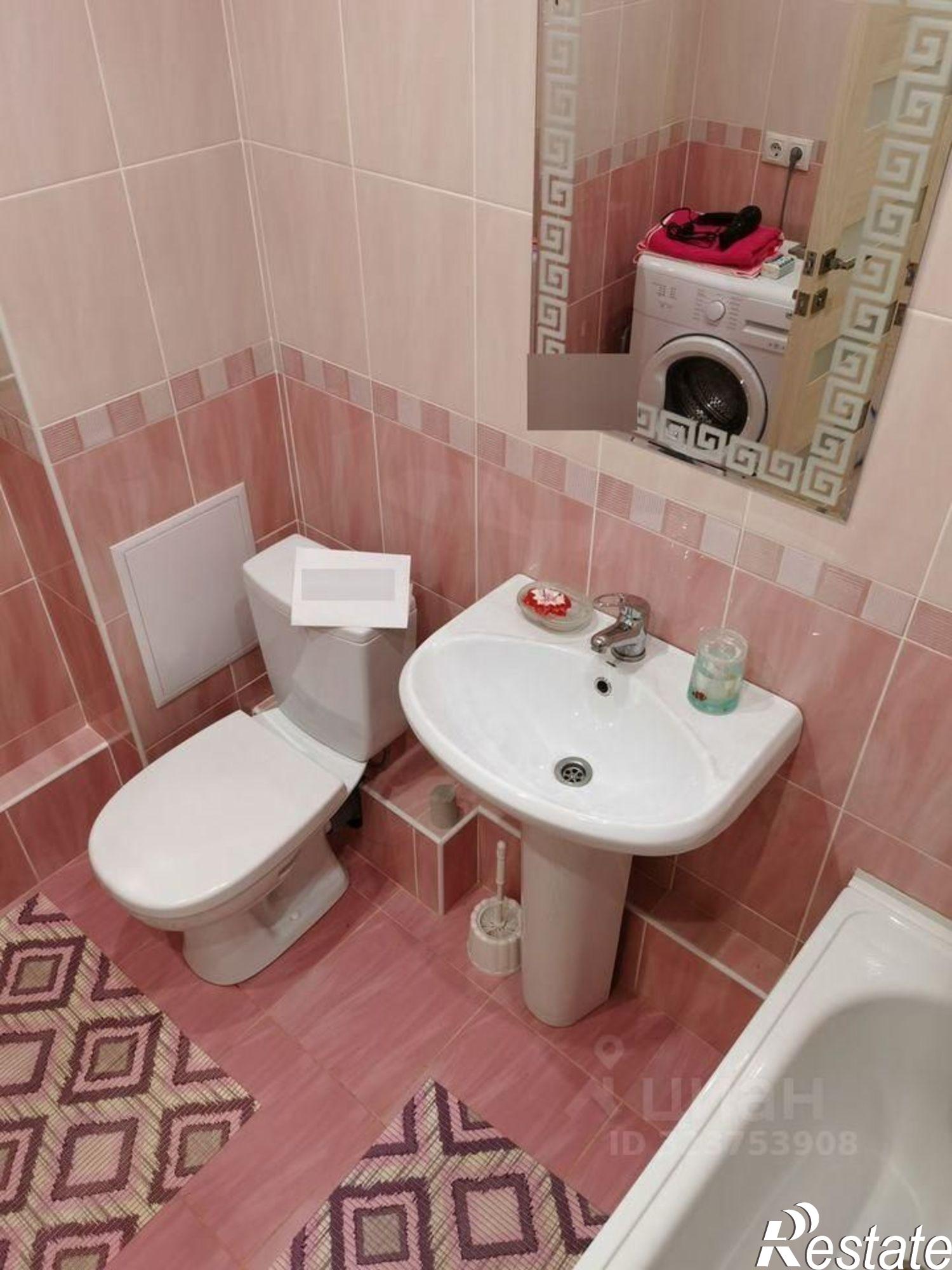 Сдать квартиру за 35 000 рублей на Казань, улица Павлюхина