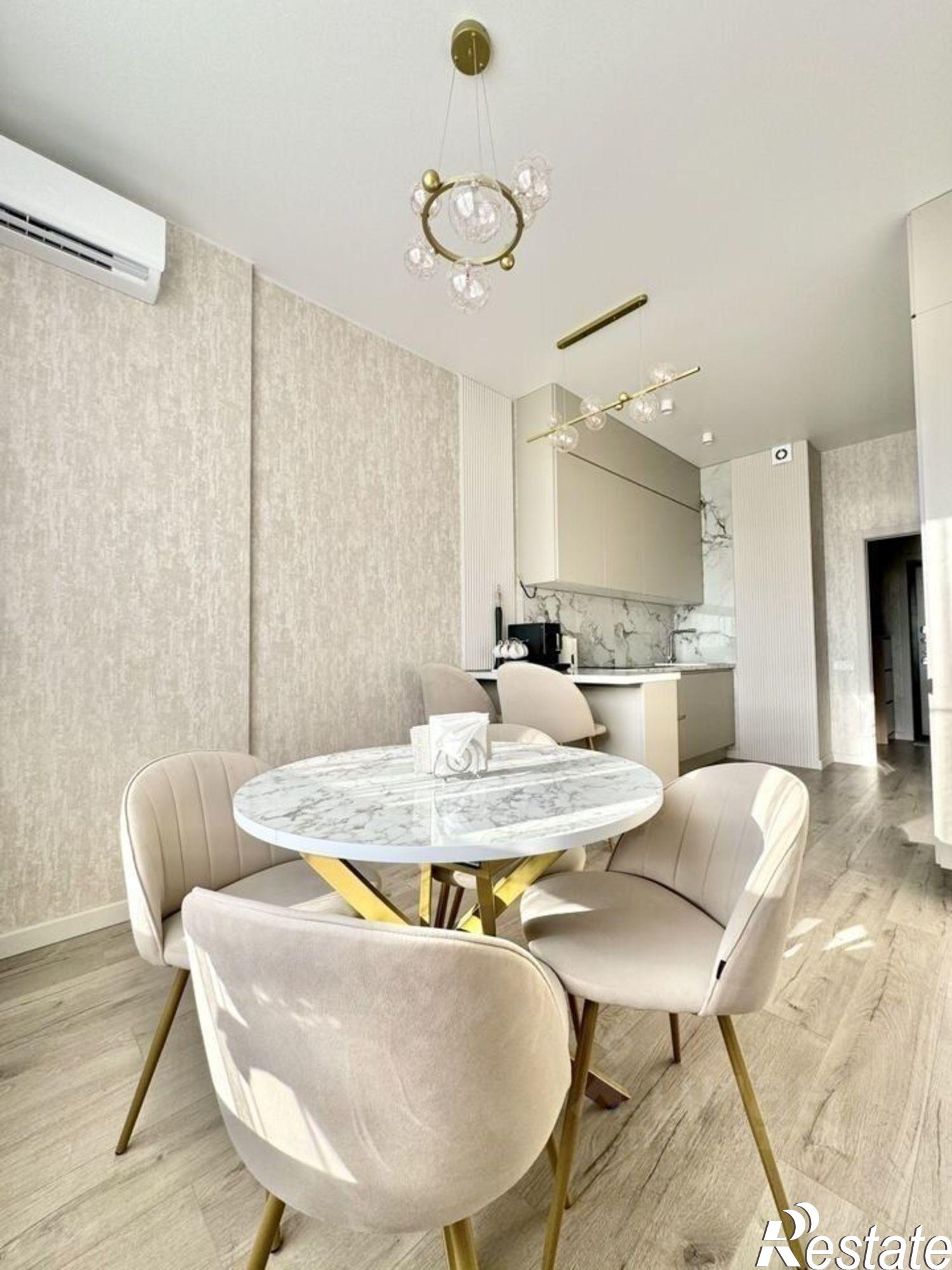 Сдать квартиру за 75 000 рублей на Казань