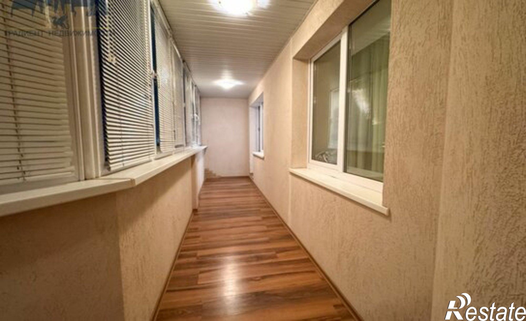 Купить квартиру за 10 000 000 рублей на пр-кт Строителей, 16