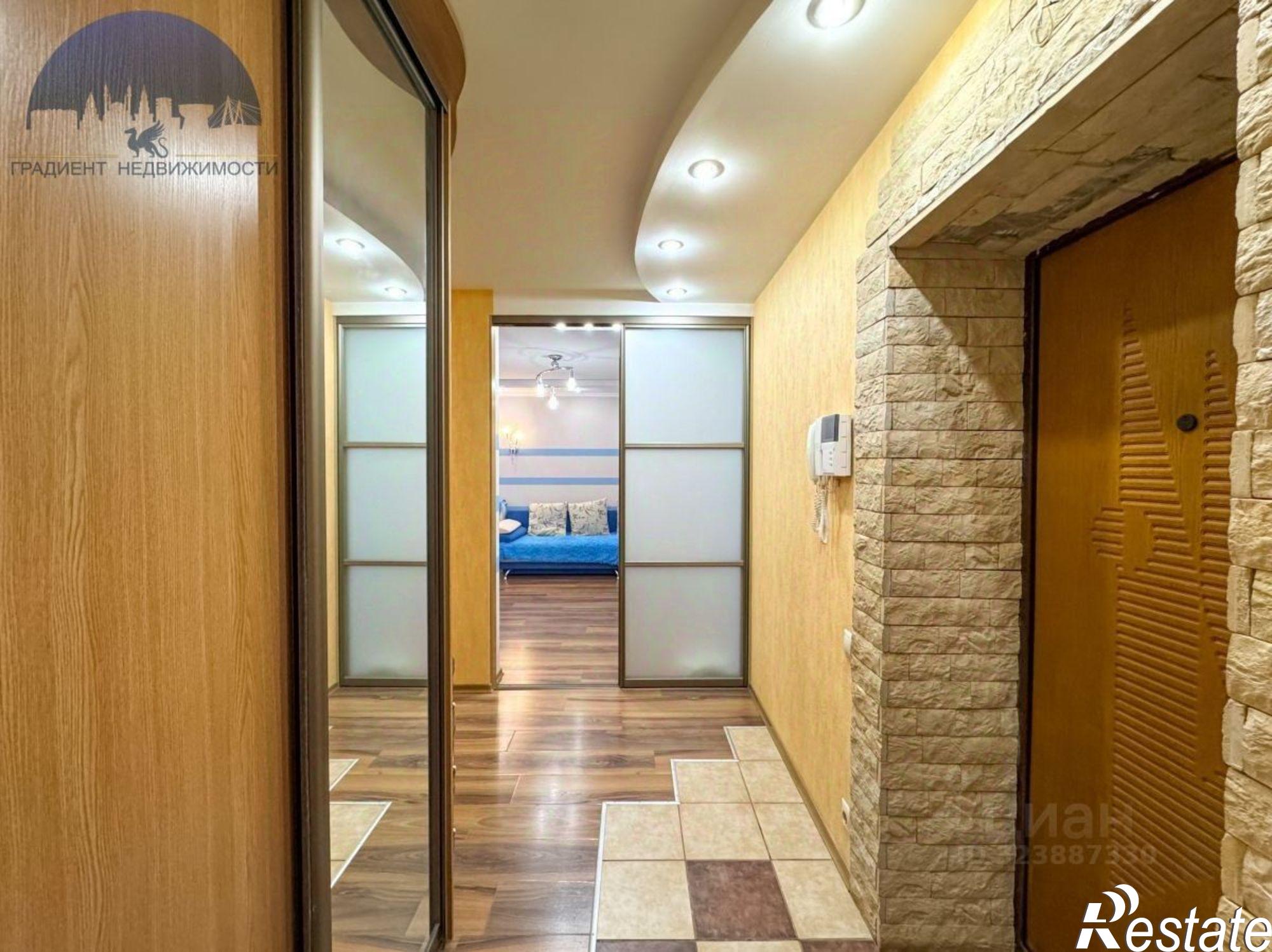 Купить квартиру за 10 000 000 рублей на пр-кт Строителей, 16