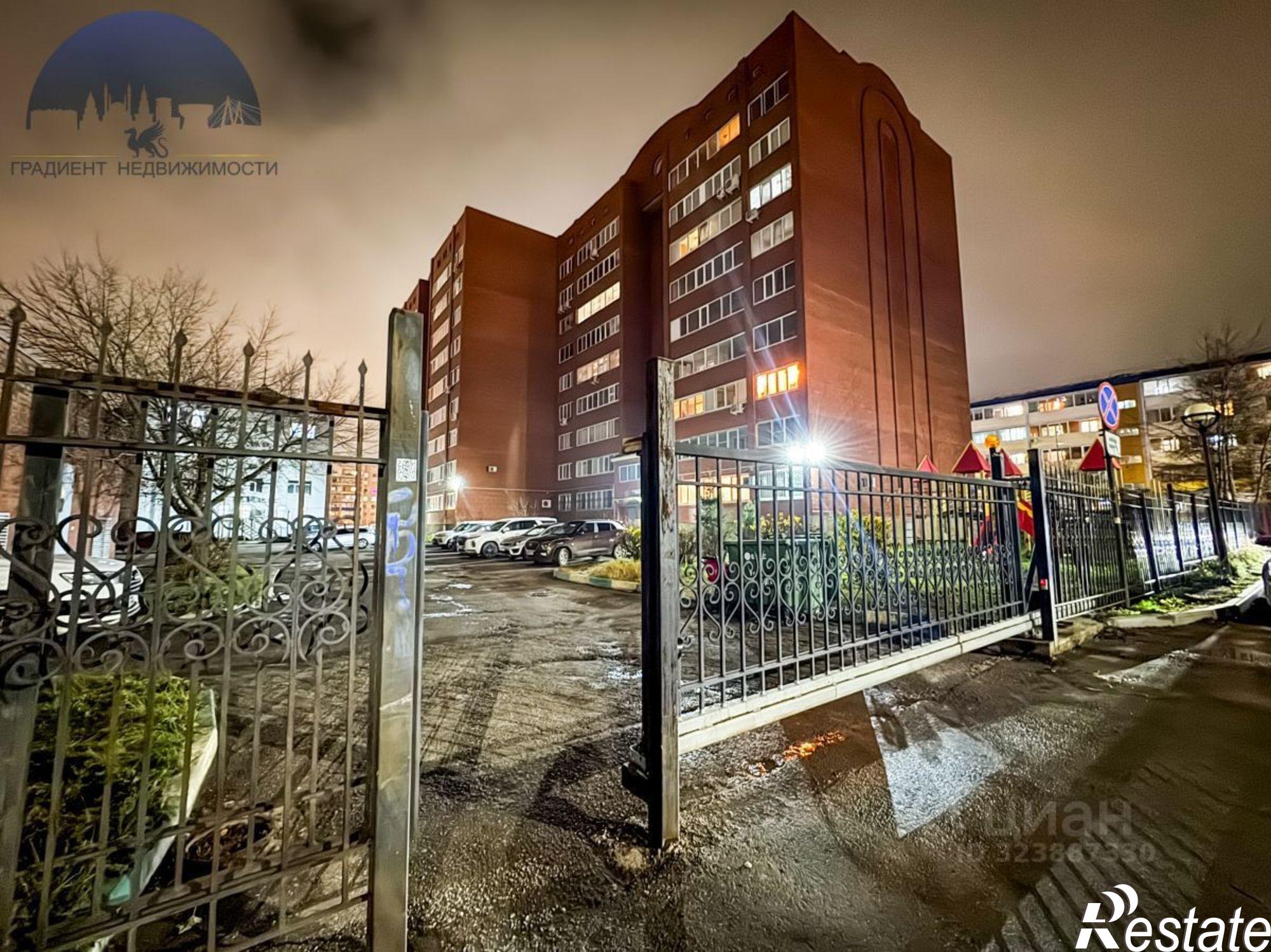 Купить квартиру за 10 000 000 рублей на пр-кт Строителей, 16