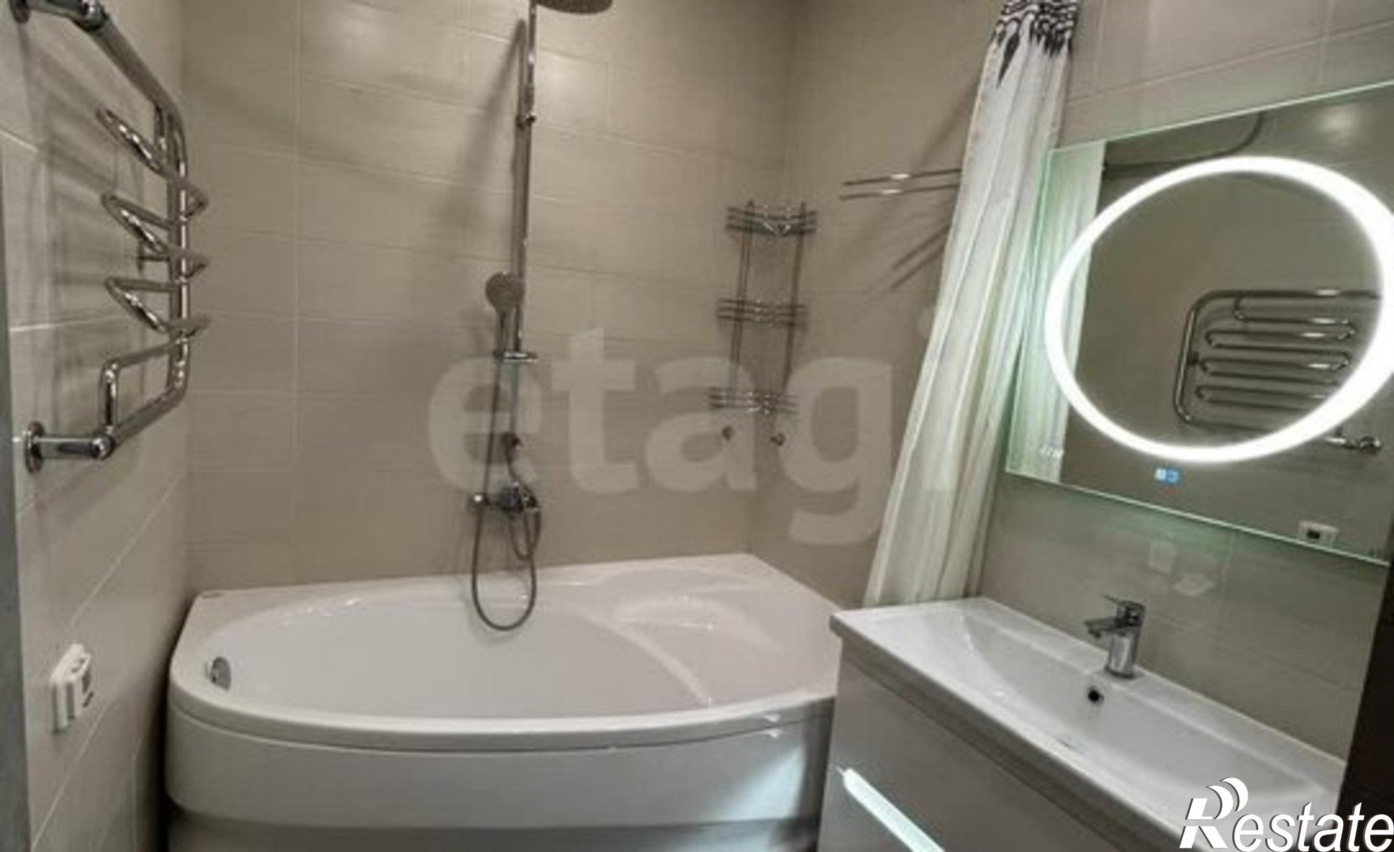 Купить квартиру за 8 500 000 рублей на проспект Строителей, 63