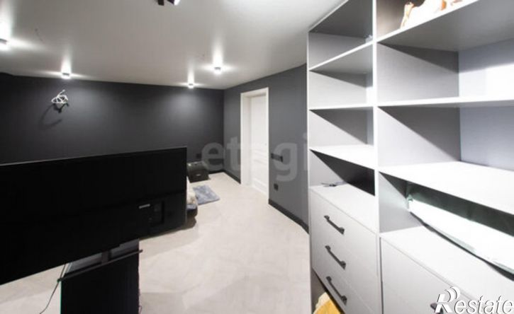 3-комн квартира улица Клары Цеткин, 18,  д. 18