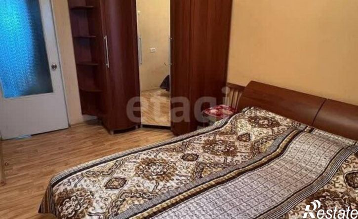 4-комн квартира улица 8 Марта, 15,  д. 15