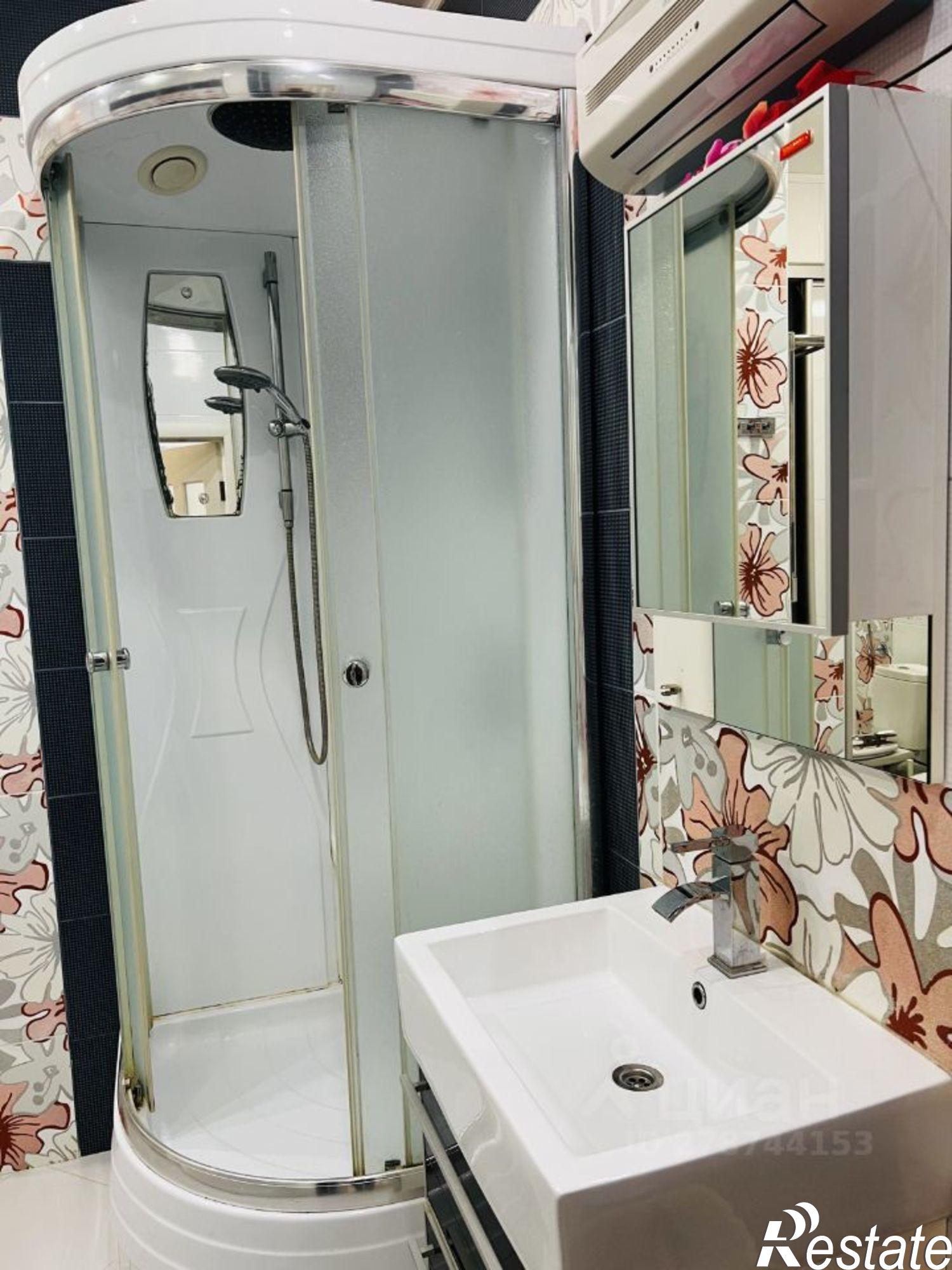 Сдать квартиру за 70 000 рублей на Казань, улица Зинина, 34