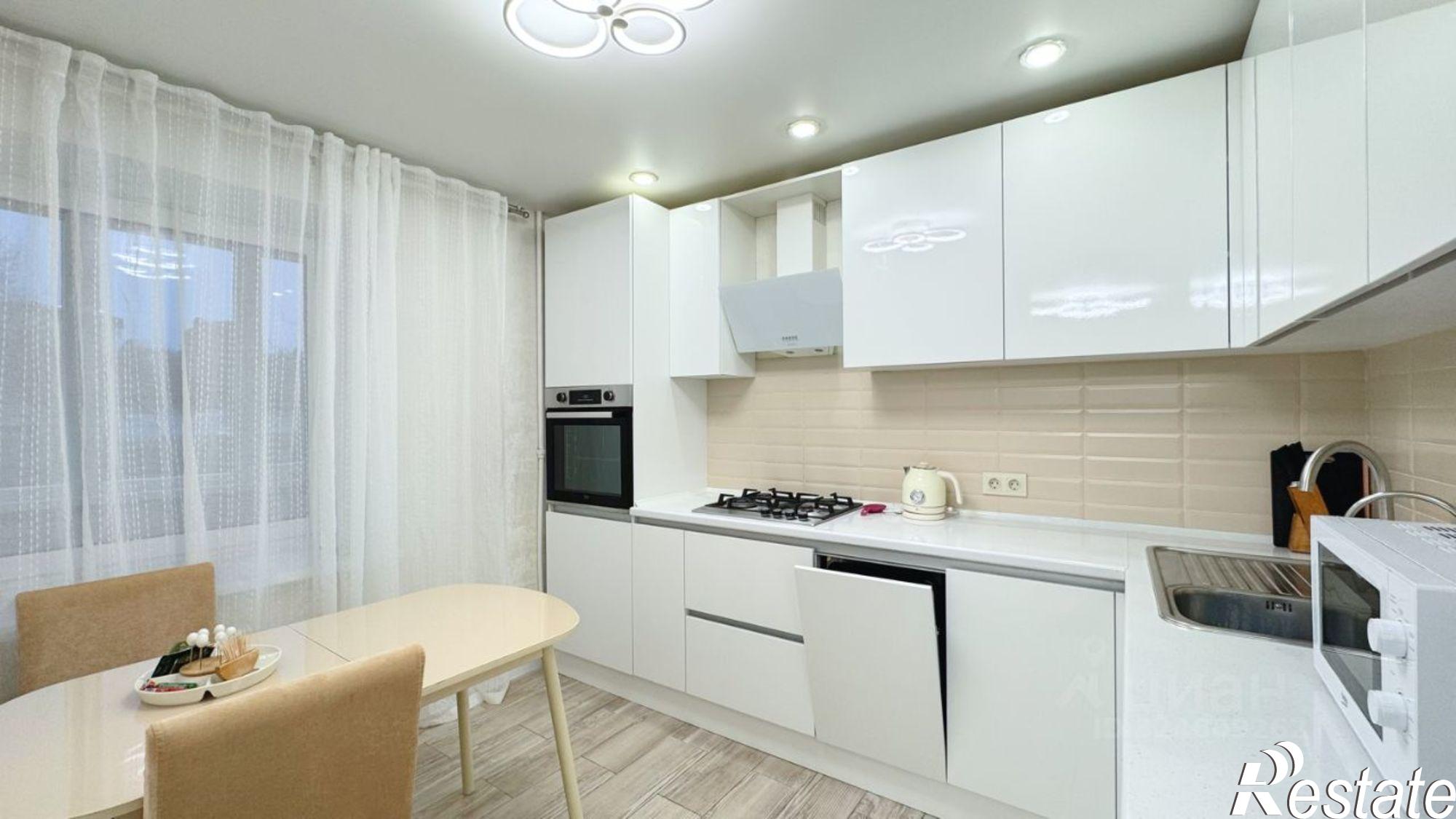 Сдать квартиру за 80 000 рублей на Казань