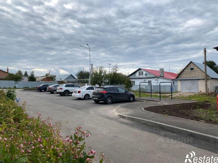 2-комн квартира улица Нефтяников, 24,  д. 24