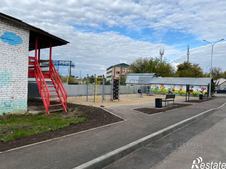 2-комн квартира улица Нефтяников, 24,  д. 24