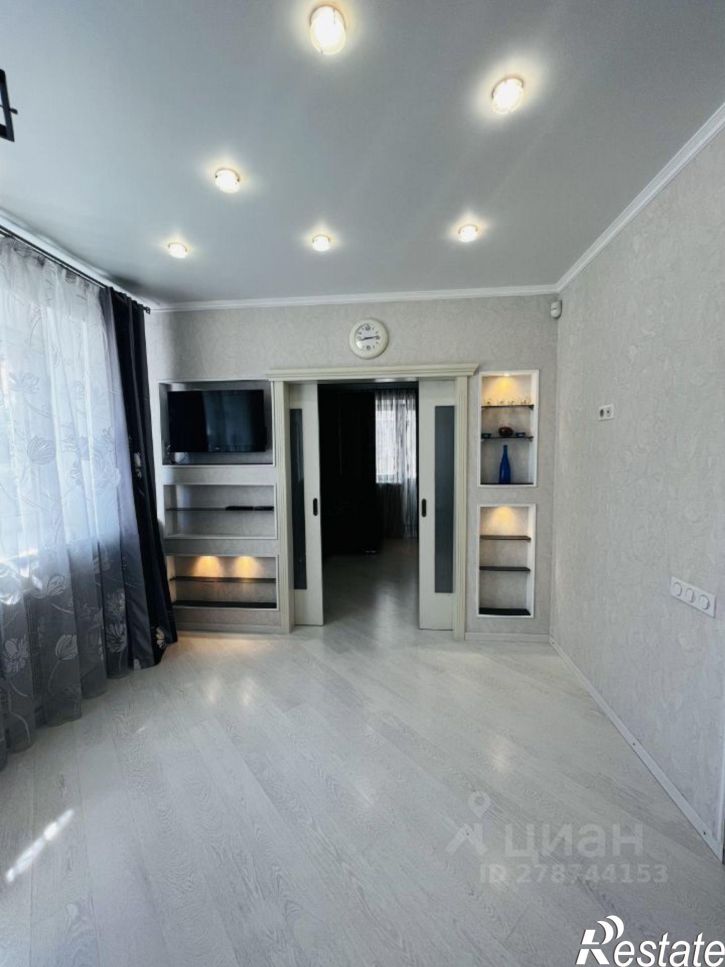 3-комн квартира Казань, улица Зинина, 34