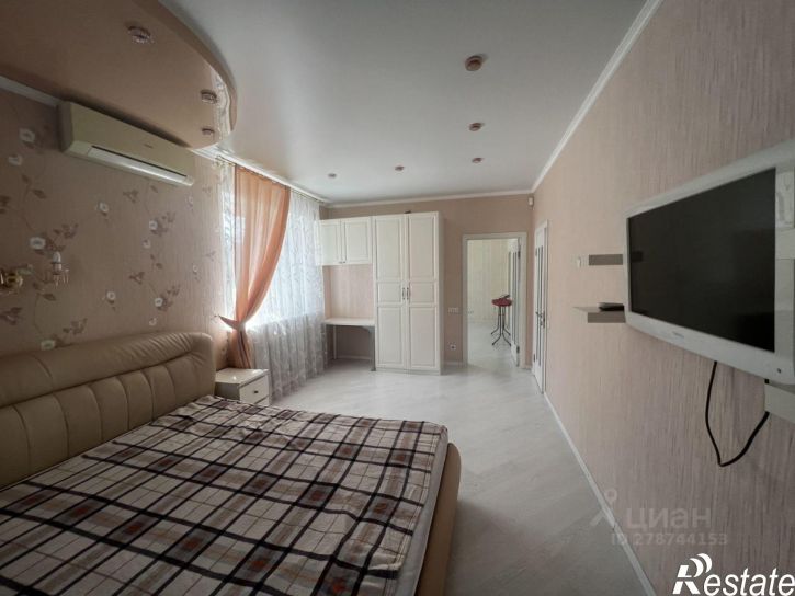 3-комн квартира Казань, улица Зинина, 34