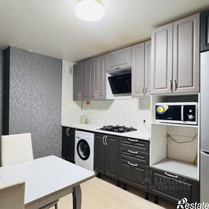 3-комн квартира пр-кт Строителей, 28,  д. 28