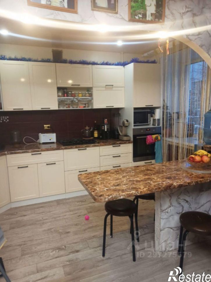4-комн квартира ул Комарова, 22,  д. 22