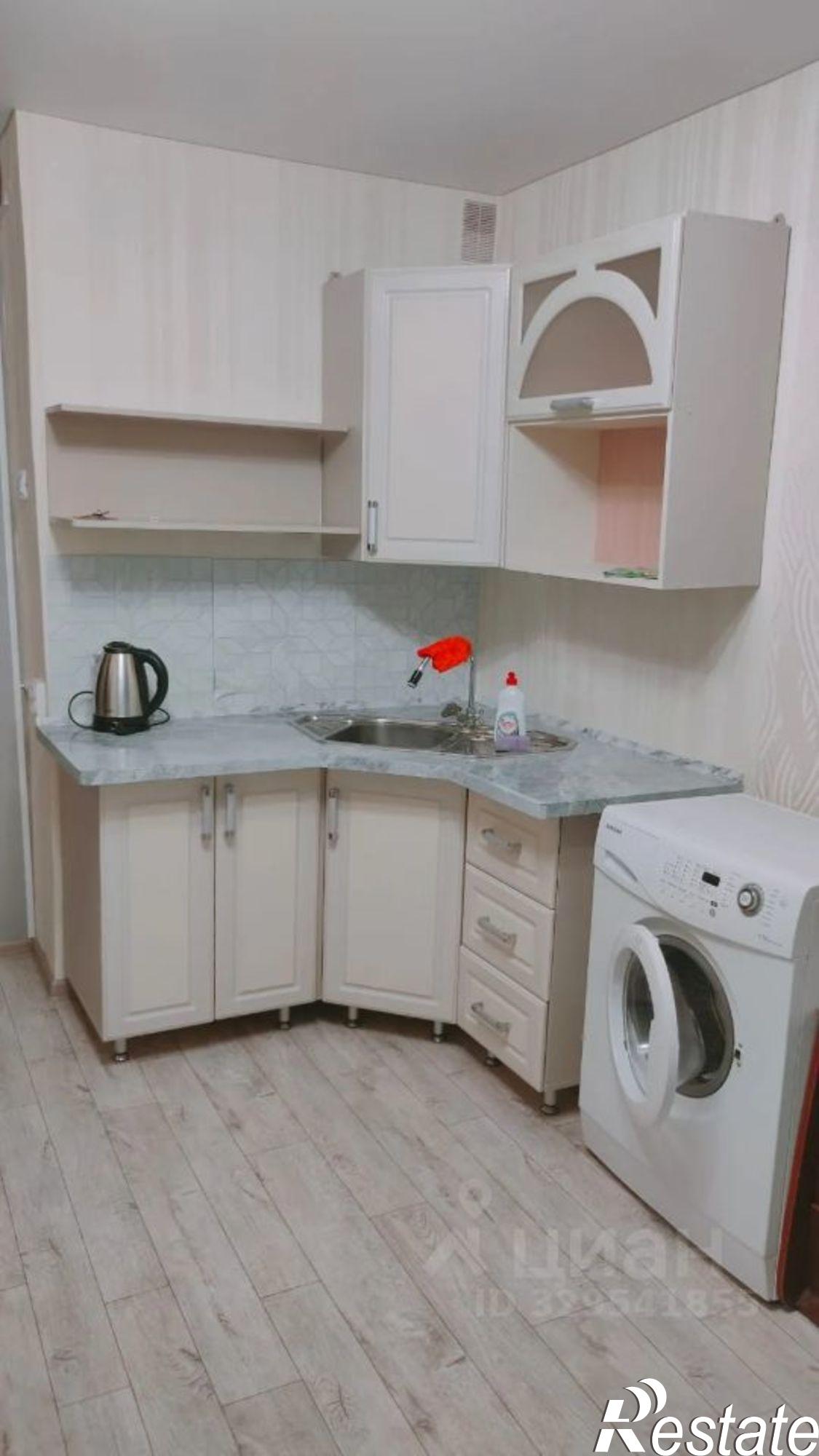 Сдать комнату за 15 000 рублей на ул Комарова, 8