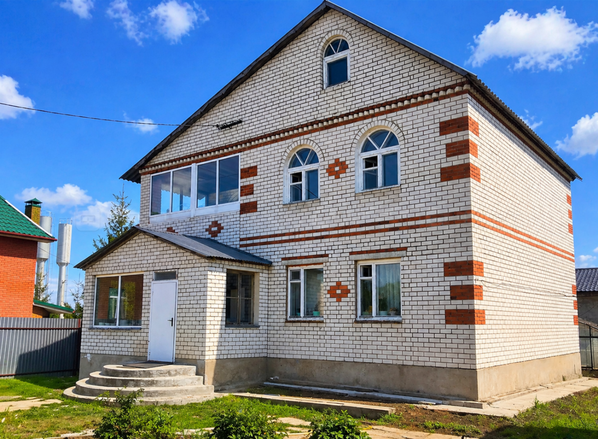Купить дачу, дом, коттедж за 11 700 000 рублей на ул. Лесная, дом 48