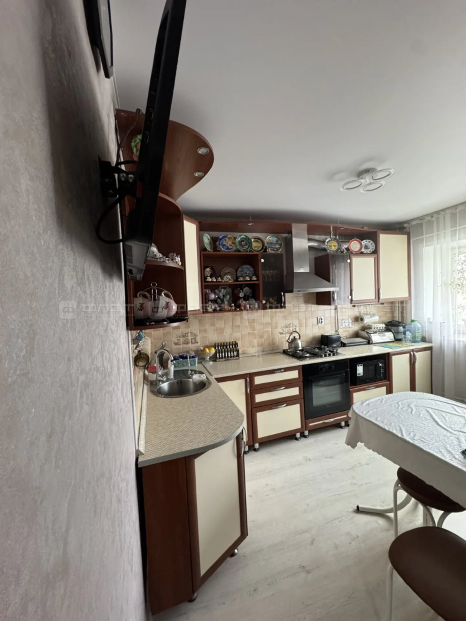 Купить квартиру за 5 700 000 рублей на ул. Комарова, дом 5