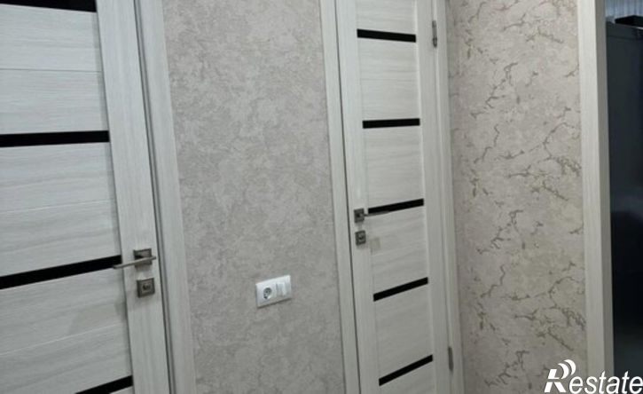 2-комн квартира Республика Татарстан (Татарстан), Нижнекамск, проспект Мира, 96