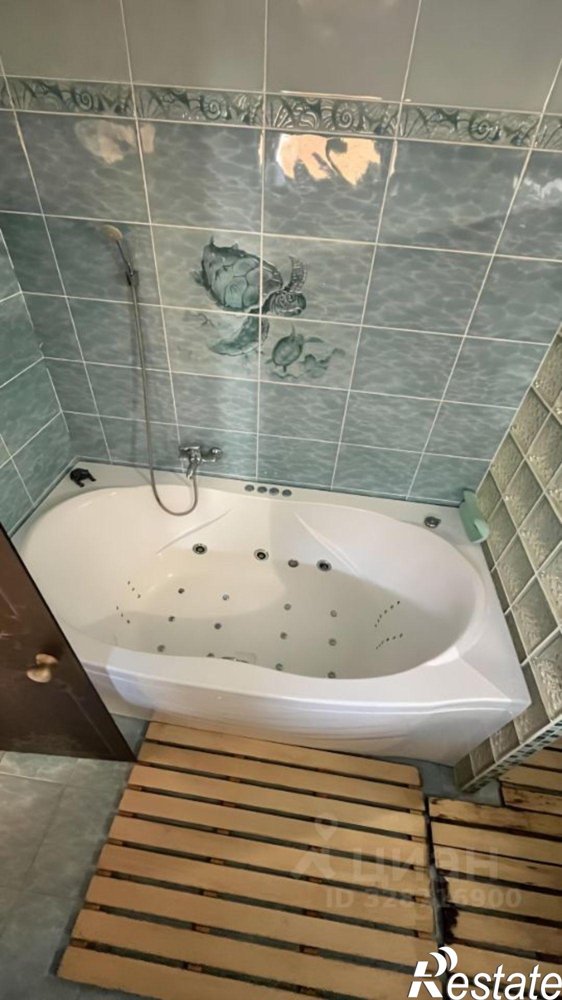 Купить дачу, дом, коттедж за 27 700 000 рублей на улица Серова, 32