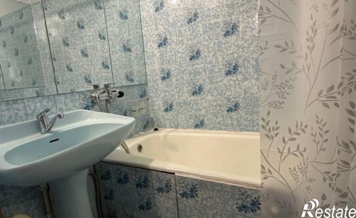 2-комн квартира улица Адоратского, 45,  д. 45