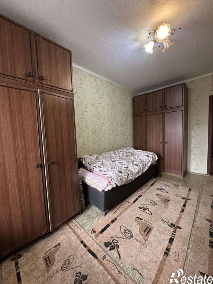 3-комн квартира улица им Комарова,дом 36