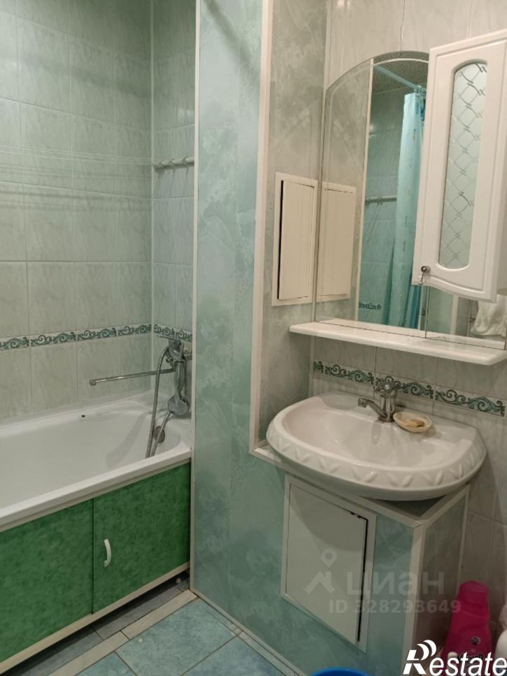 2-комн квартира пр-кт Строителей, 10,  д. 10
