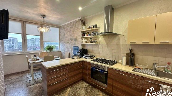 4-комн квартира Казань, улица Столярова