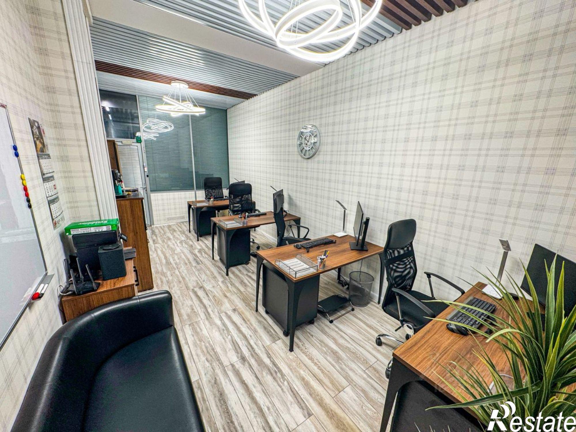 Сдать офис, помещение под офис за 225 700 рублей на Казань
