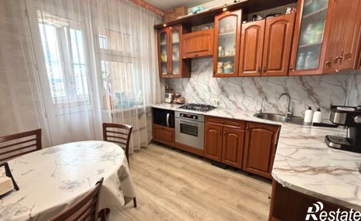 3-комн квартира Республика Татарстан (Татарстан), Казань, улица Хайдара Бигичева, 9
