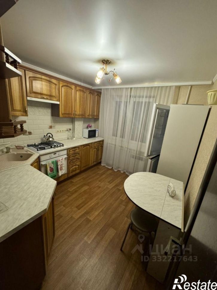 3-комн квартира пр-кт Строителей, 35,  д. 35