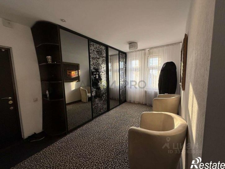 5-комн квартира проспект Вахитова,дом 42а