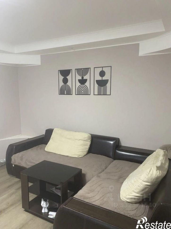 2-комн квартира ул 8 Марта, 15,  д. 15