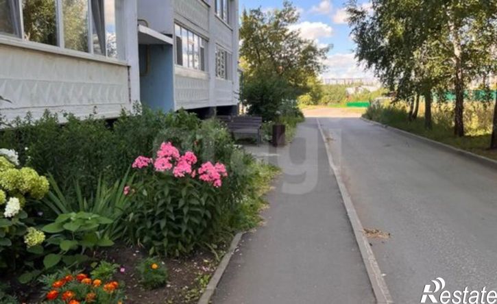 2-комн квартира Республика Татарстан (Татарстан), Альметьевск, улица Жуковского, 13