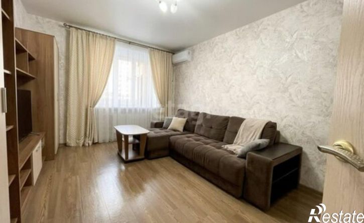 2-комн квартира Республика Татарстан (Татарстан), Казань, улица Рауиса Гареева, 92