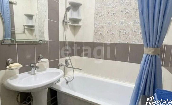 2-комн квартира Республика Татарстан (Татарстан), Казань, улица Рауиса Гареева, 92