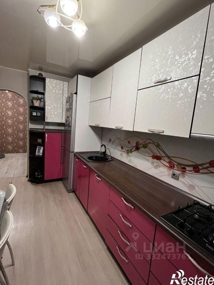 3-комн квартира Нижнекамск, проспект Мира, 32