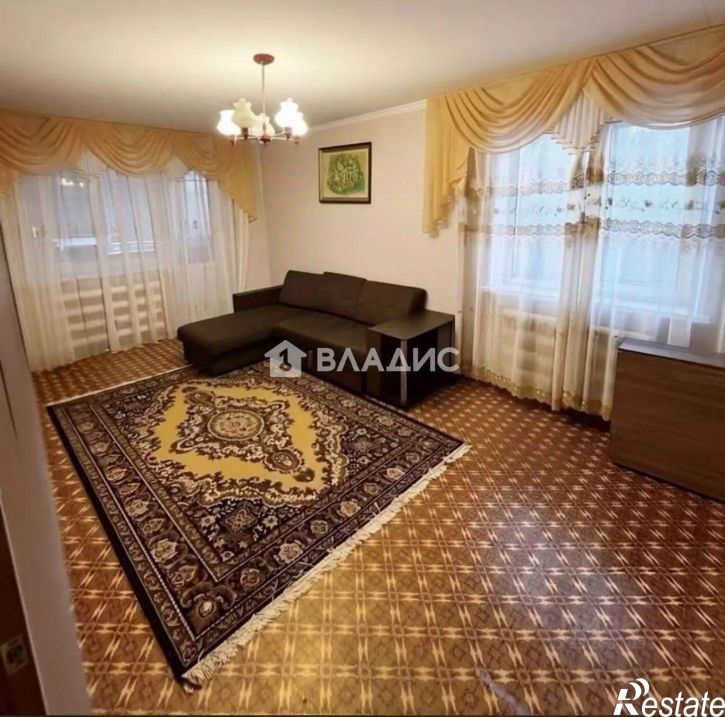 3-комн квартира ул Нефтяников, 35,  д. 35