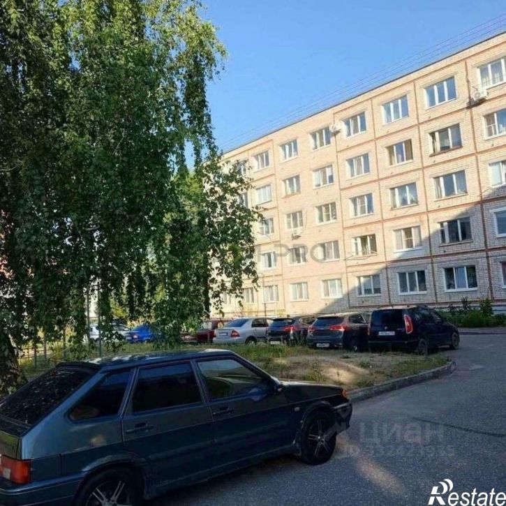 2-комн квартира улица Комарова,дом 10