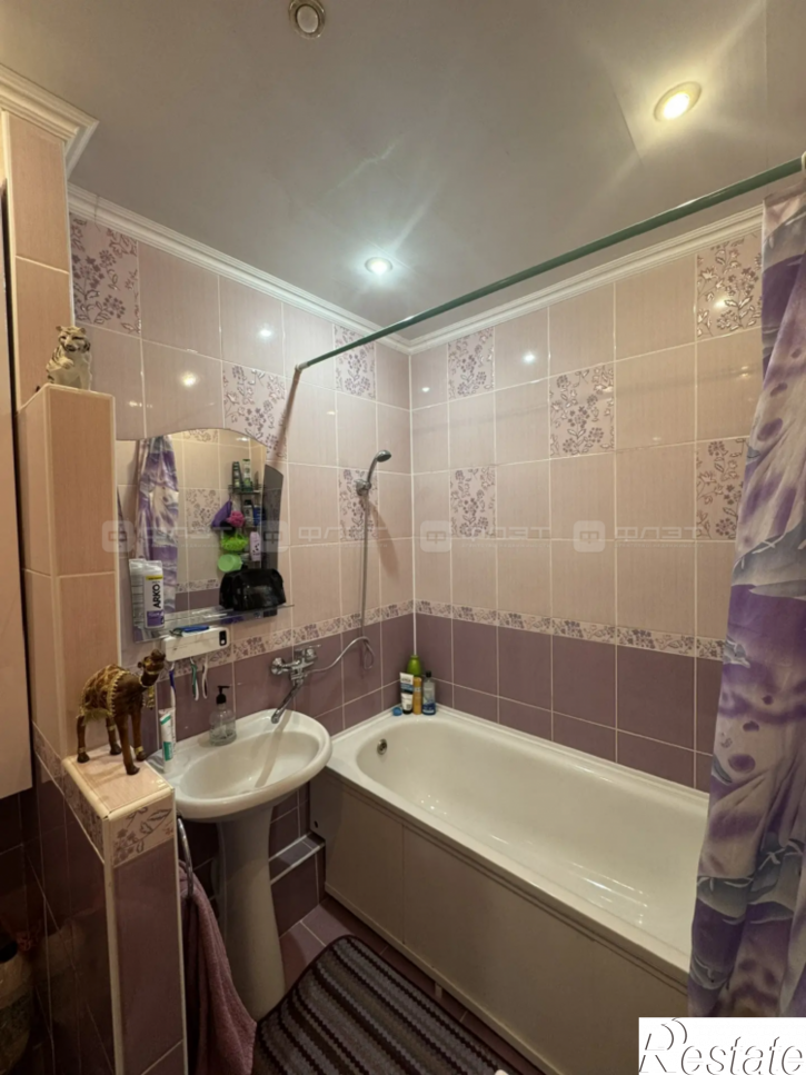2-комн квартира ул. Комарова, дом 5