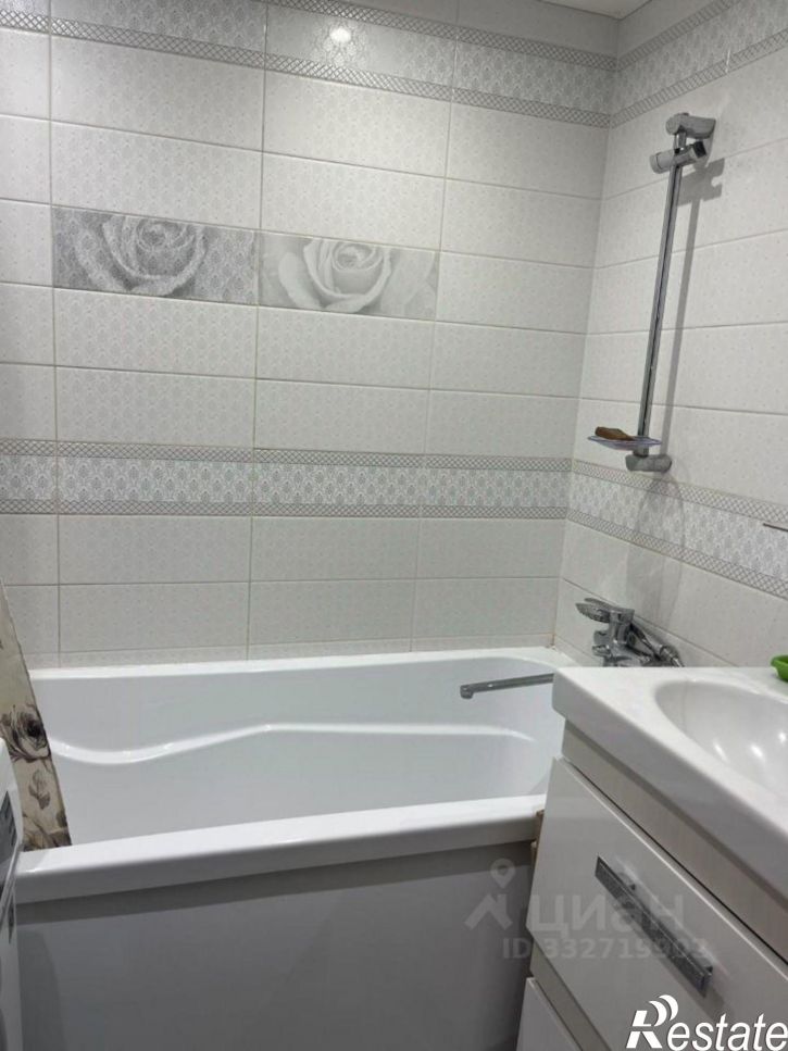 3-комн квартира Нижнекамск, улица Мурадьяна, 30