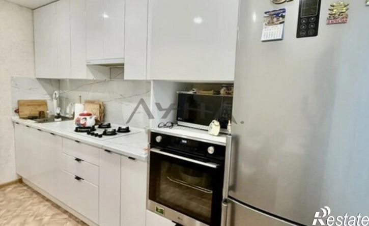 3-комн квартира Республика Татарстан (Татарстан), Набережные Челны, улица Академика Королёва, 14/70