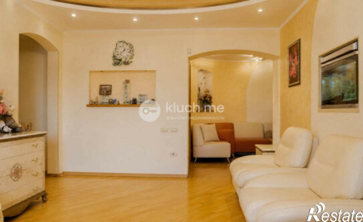 4-комн квартира Республика Татарстан (Татарстан), Казань, улица Адоратского, 66А