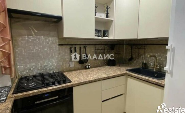 4-комн квартира Республика Татарстан (Татарстан), Зеленодольск, улица Татарстан, 30