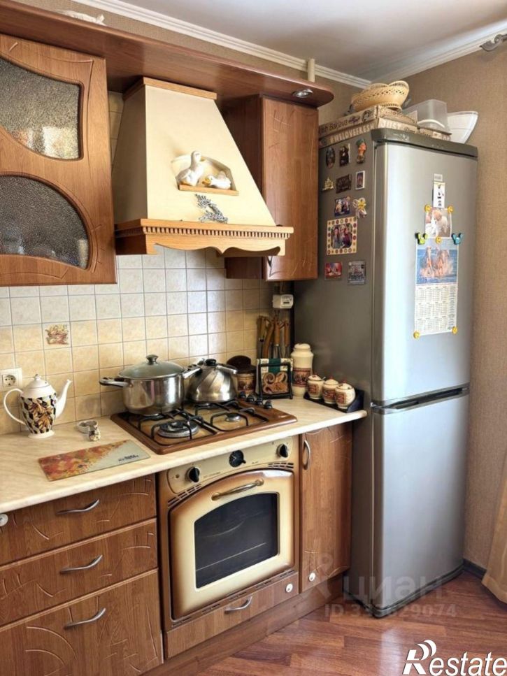 2-комн квартира улица Юлиуса Фучика, 54,  д. 54