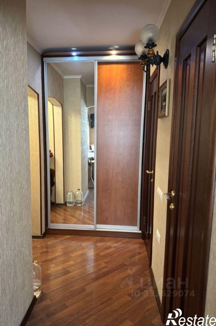 2-комн квартира улица Юлиуса Фучика, 54,  д. 54